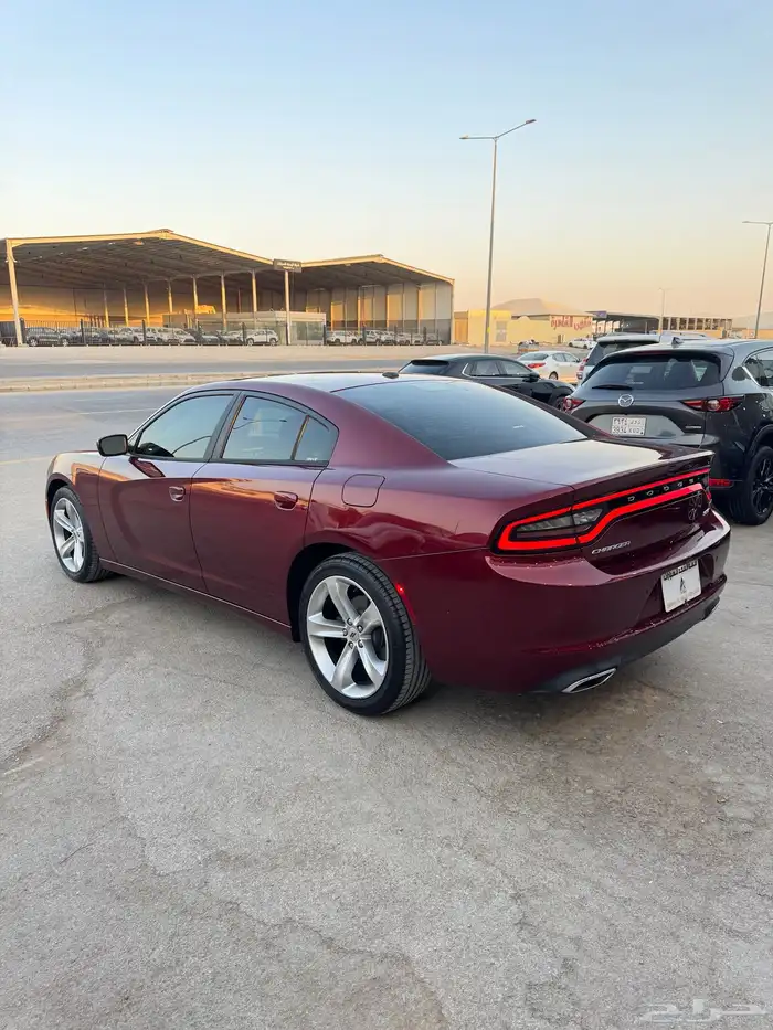 للبيع دوج تشارجر 2018 SXT بلس فل كامل - ممشي قليل جدا 4