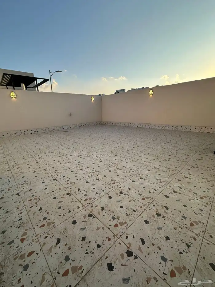 للبيع روفات ارضي وعلوي مودرن باسعار من 650 الف المحالة 19