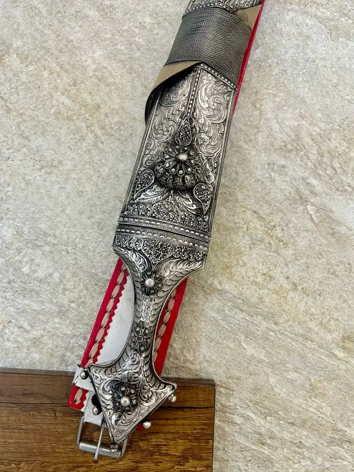 جنبية مقفل 1