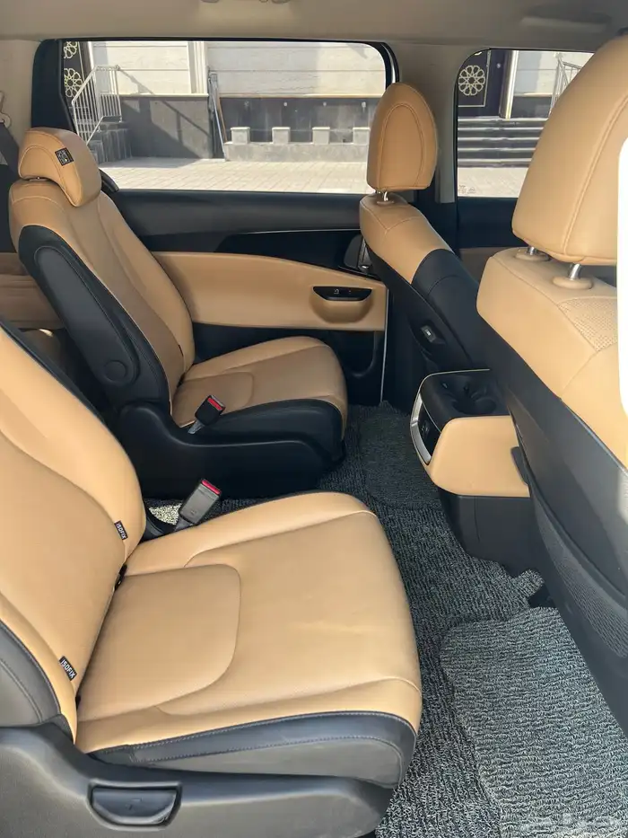 كيا كرنفال ديزي موديل 2023 بطاقة جمركية 14