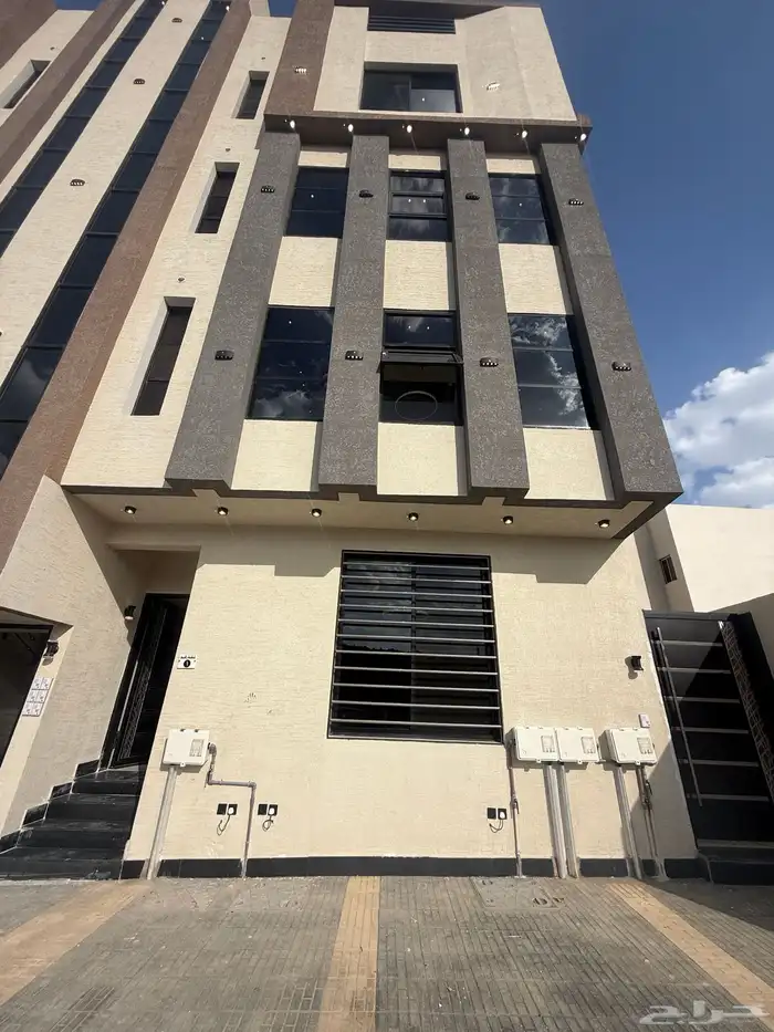 للبيع شقه ارضيه تشطيب فندقي ف ابها البديع ب 500 الف 3