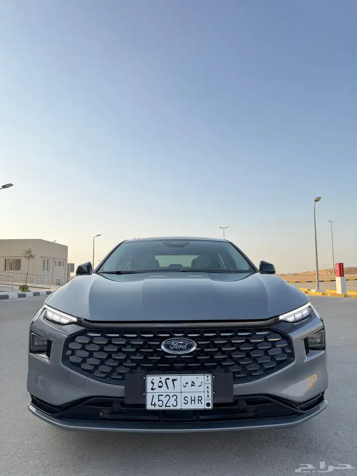 فورد تورس 2024 فل كامل تيتانيوم 5