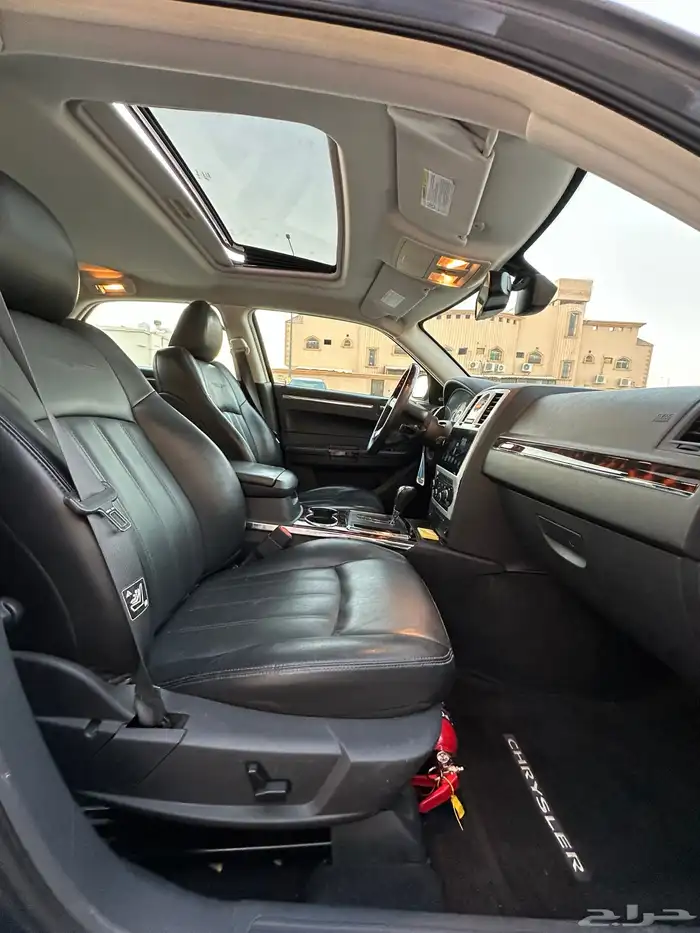 كرايزلر C300 2008 فل كامل نظيف للبيع 9