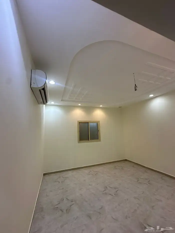 شقة للبيع 5 غرف مدخلين بطحا قريش خلف وطني 5