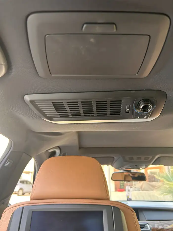 بي ام دبليو 750 2009 فئة VIP مخزن 13