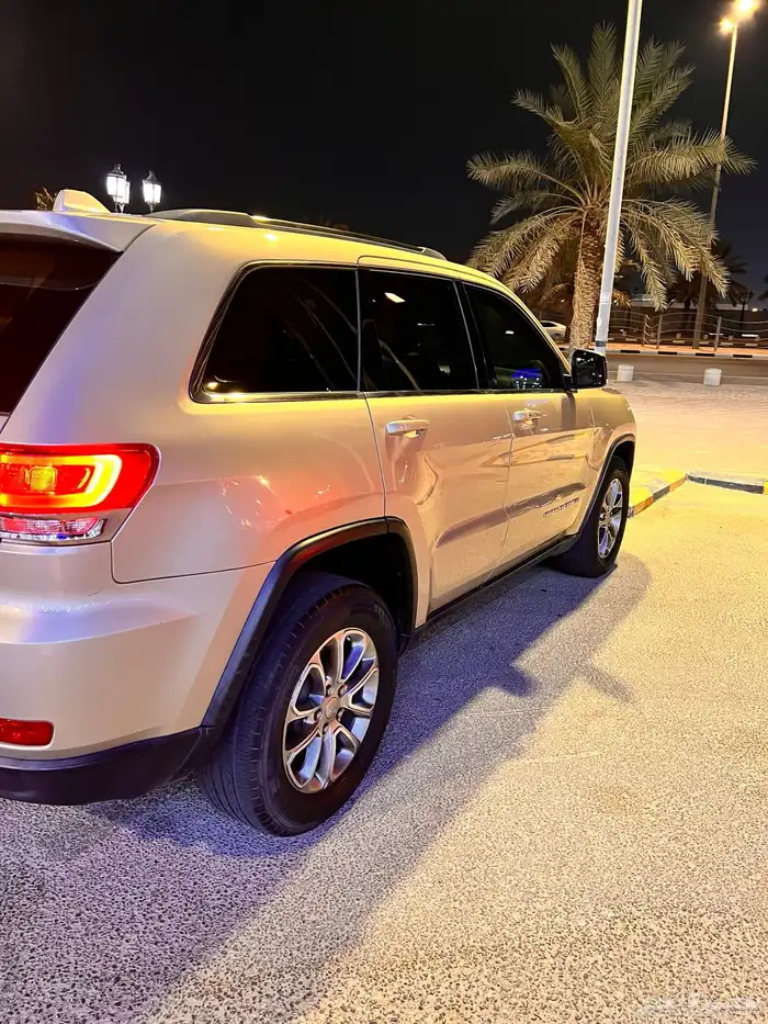 جراند شيروكي 2015 V6 12