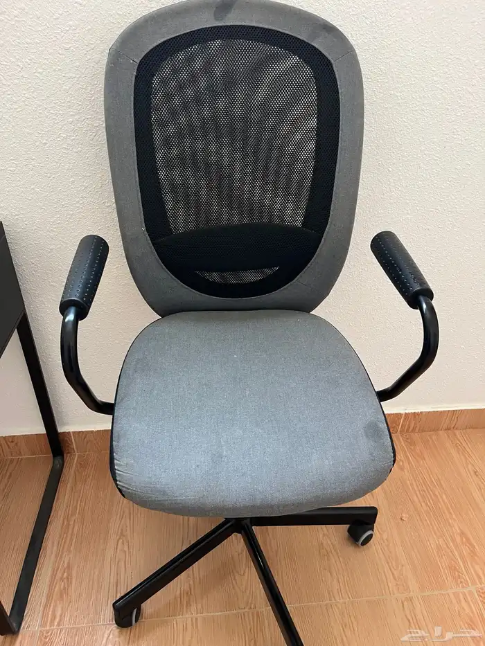 طاولة مكتبيه وكرسي 1