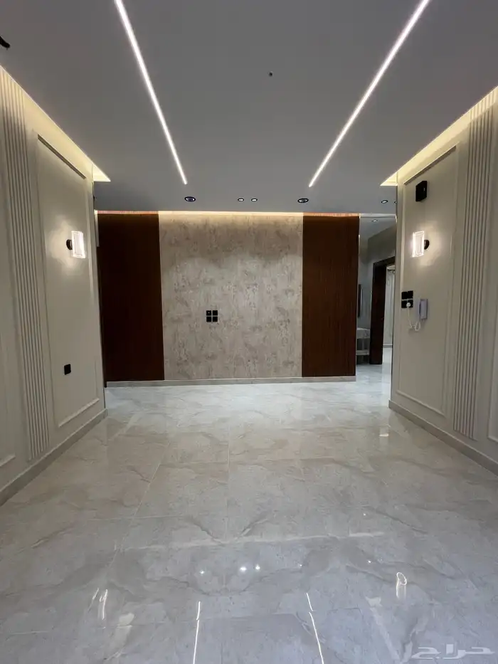 للبيع دور في العزيزية على شارعين شغل فاخر 0