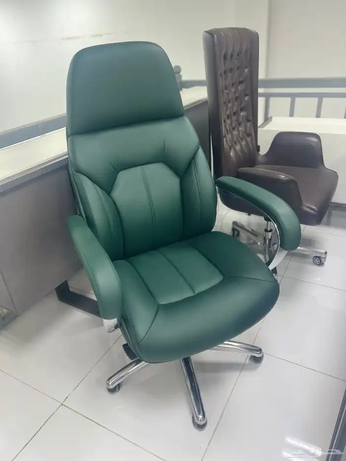 ملكي اثاث مكاتب طقم فخم جلد اخضر كامل طقم طاولة اجتماع كرسي 32