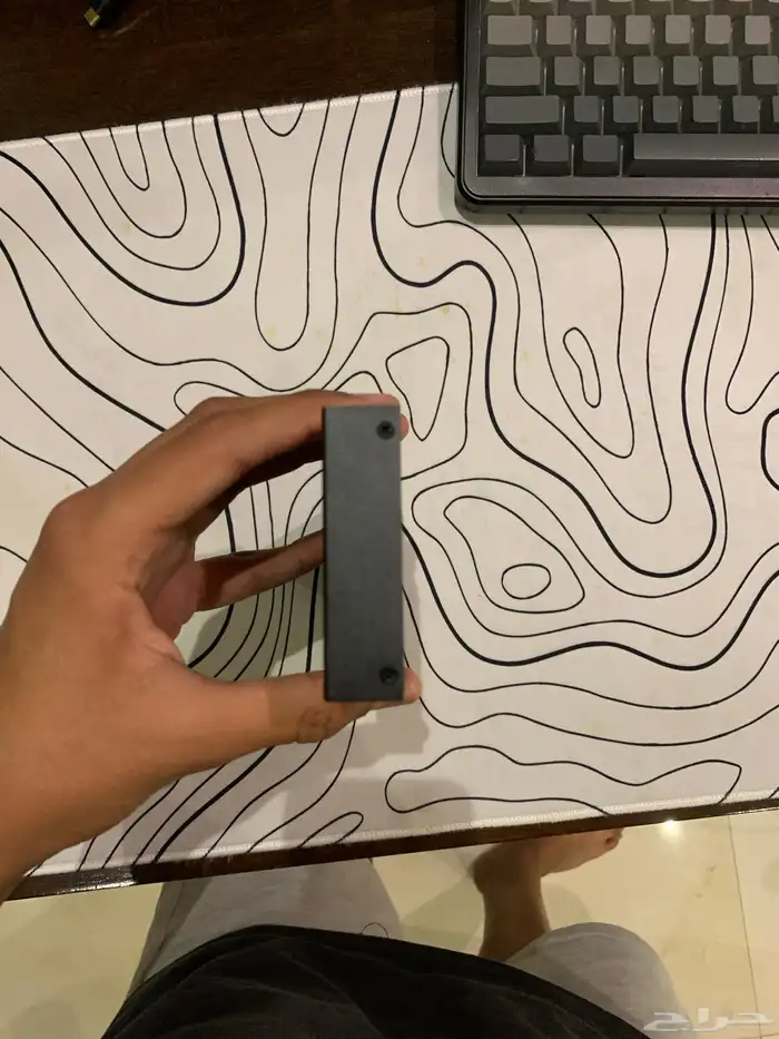 شاشه صغيره بحجم 8.8 انش 3