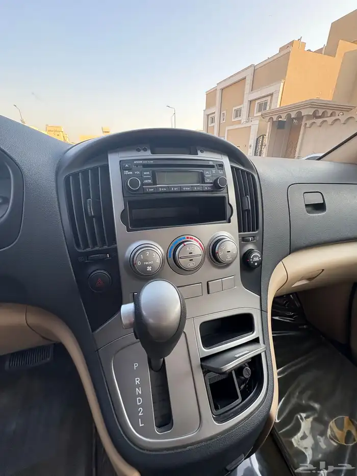 هيونداي   H1  2013 6