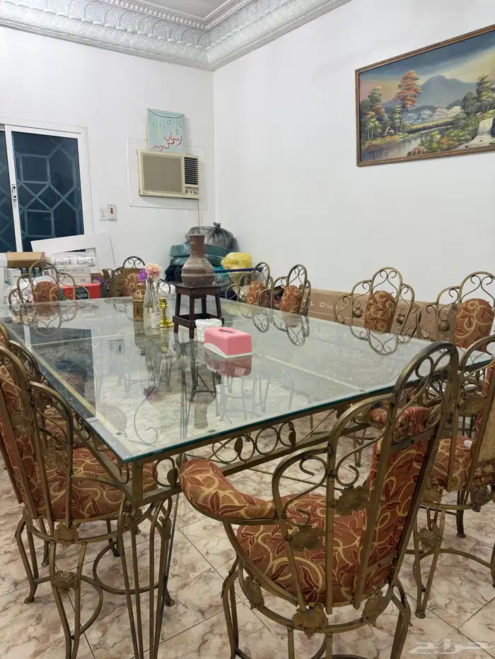 طاولة طعام تكفي 12 شخص 1