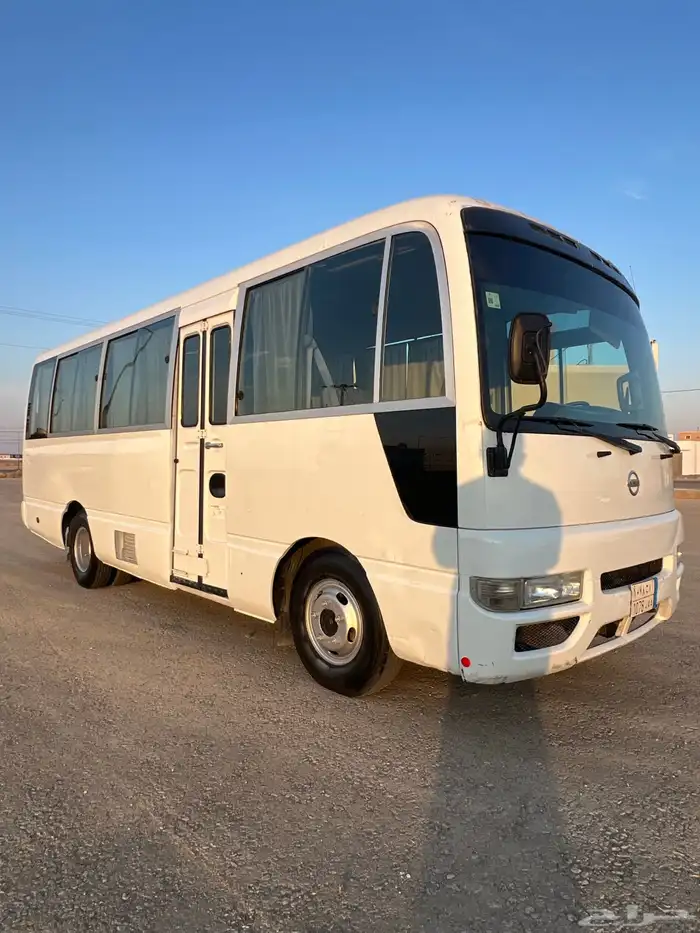 باص 30 راكب نيسان 2008 مخزن 17