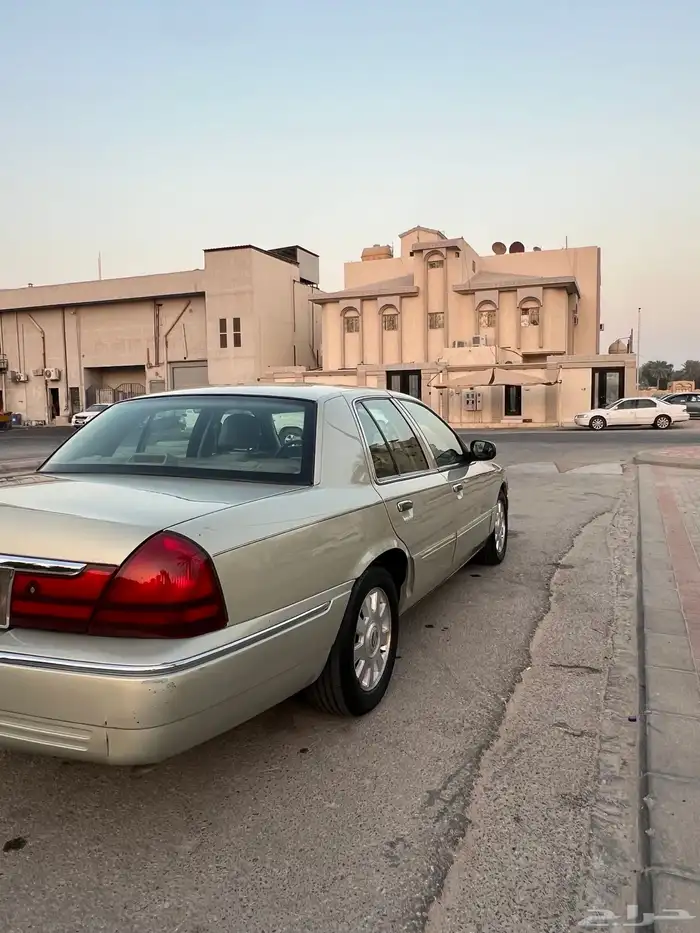 فورد قراند ماركيز لمتد 5