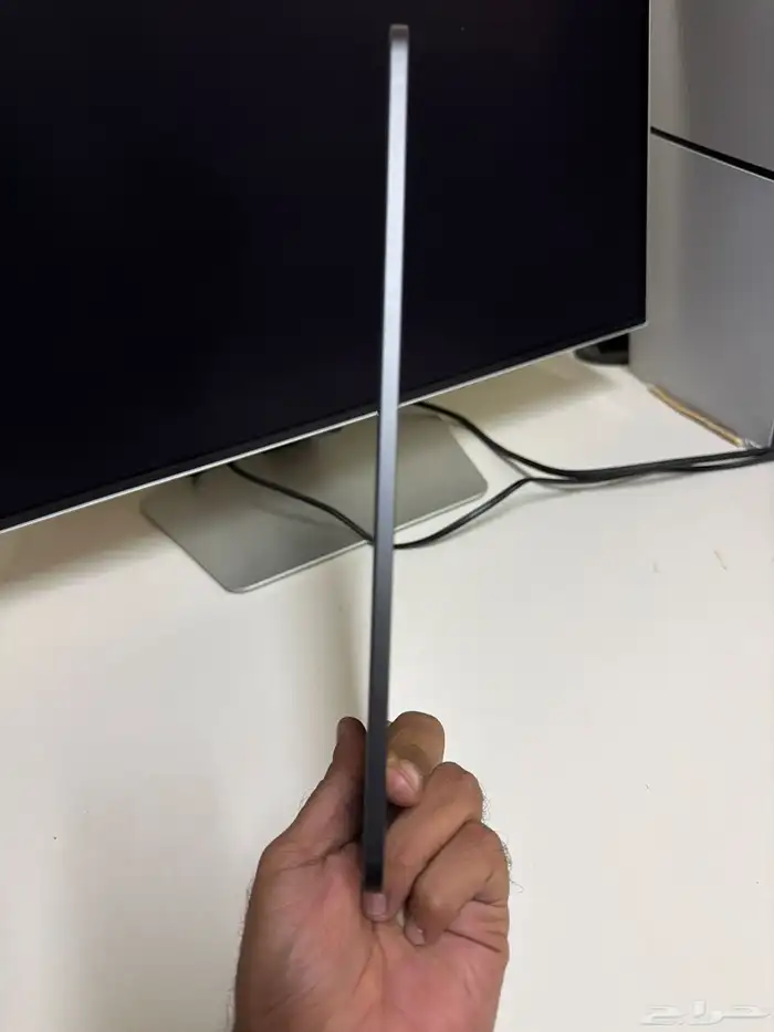 ايباد برو m4 11 انش مع ماجيك كيبورد 1