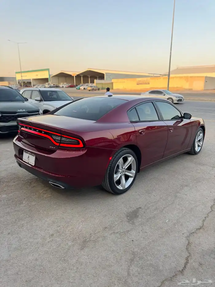 للبيع دوج تشارجر 2018 SXT بلس فل كامل - ممشي قليل جدا 3