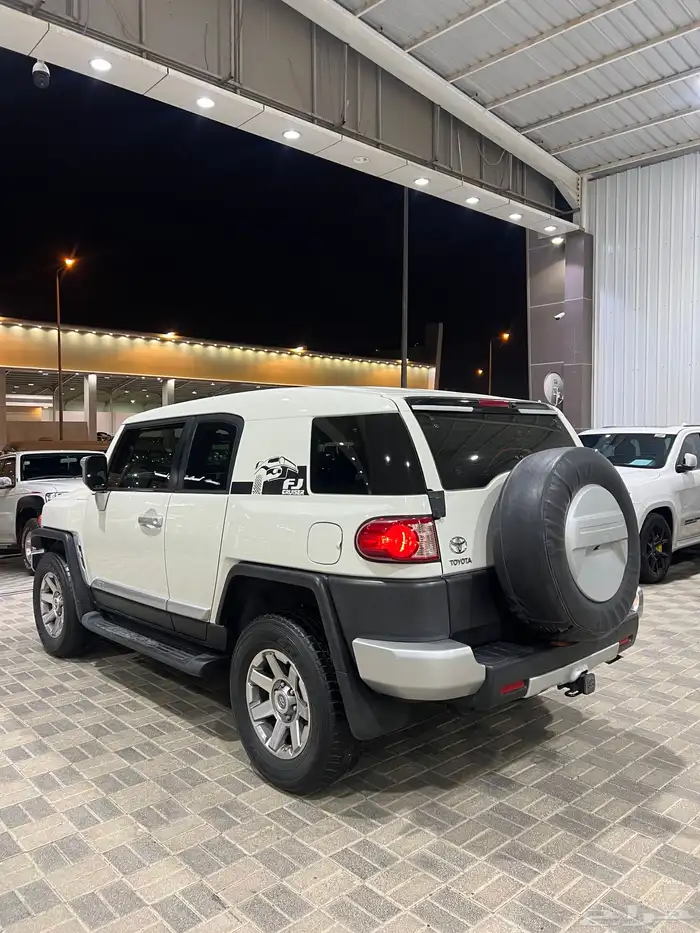 للبيع تويوتا اف جي موديل 2022 3