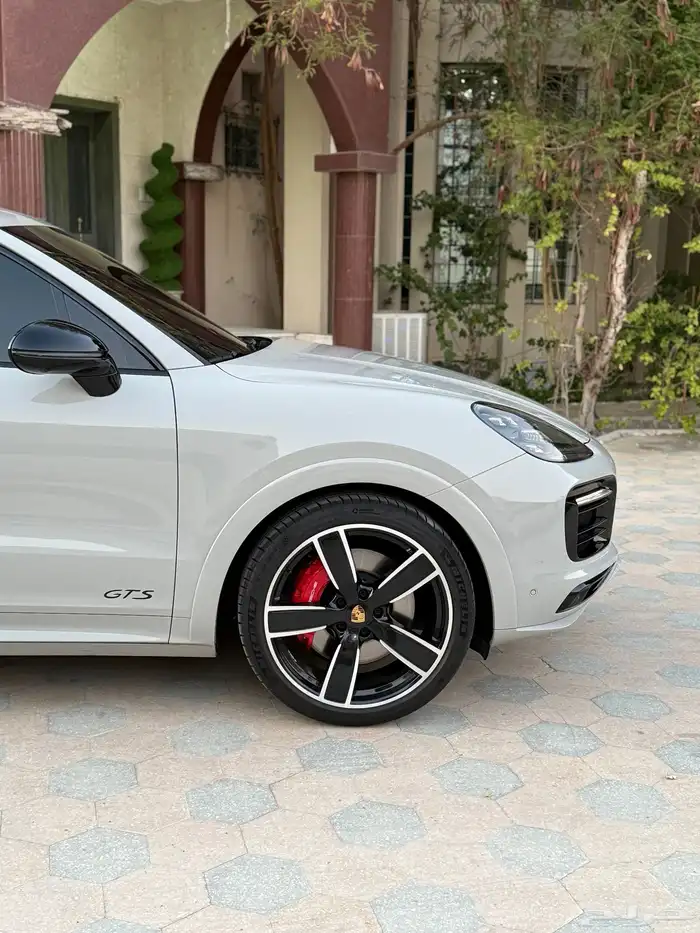 بورش كايين GTS موديل 2022 على الضمان 8