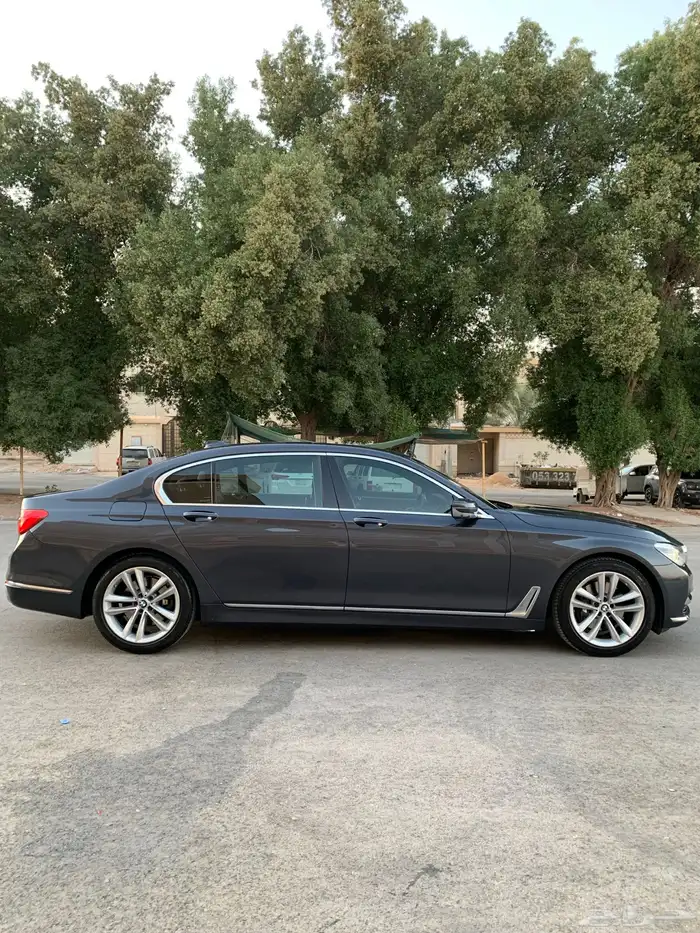 بي ام 740Li 2016 12