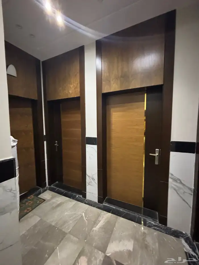 شقة 5 غرف فاخرة للإيجار بحي الربوة 10