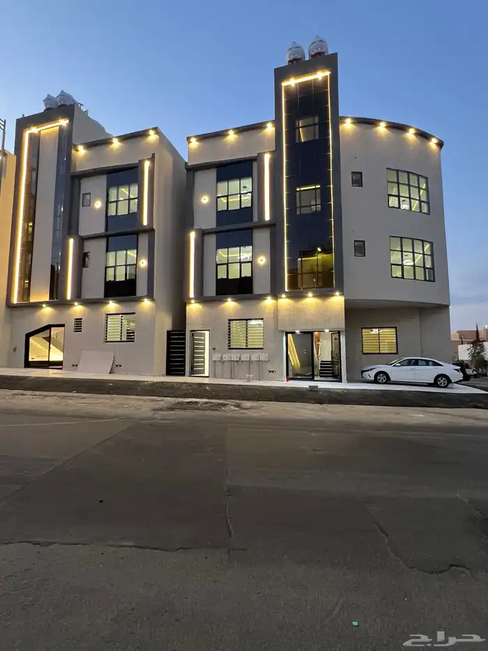 للبيع شقة علويه من 6 غرف وسطح حى البديع ابها 480 الف 0