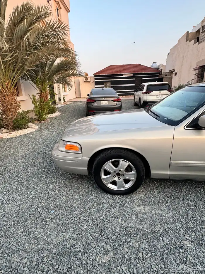 فورد فكتوريا 1