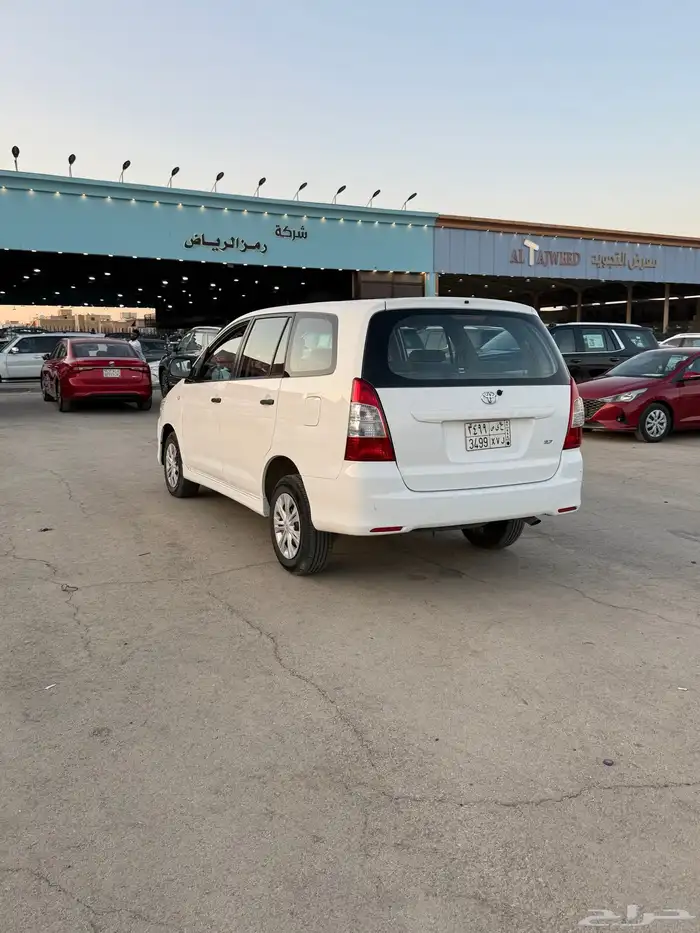 للبيع انوفا 2015 2