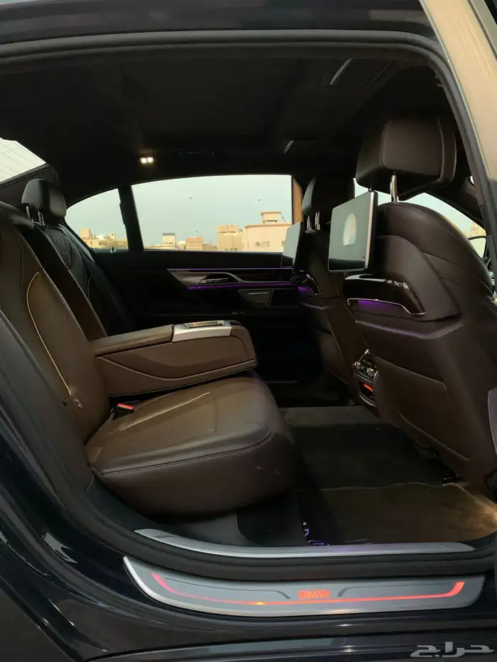 بي ام 740Li 2016 38