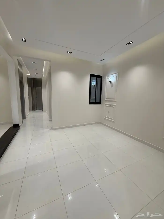 للبيع أرضي بحوش وشقق علويه بسطح خاص التحليه خميس مشيط 13