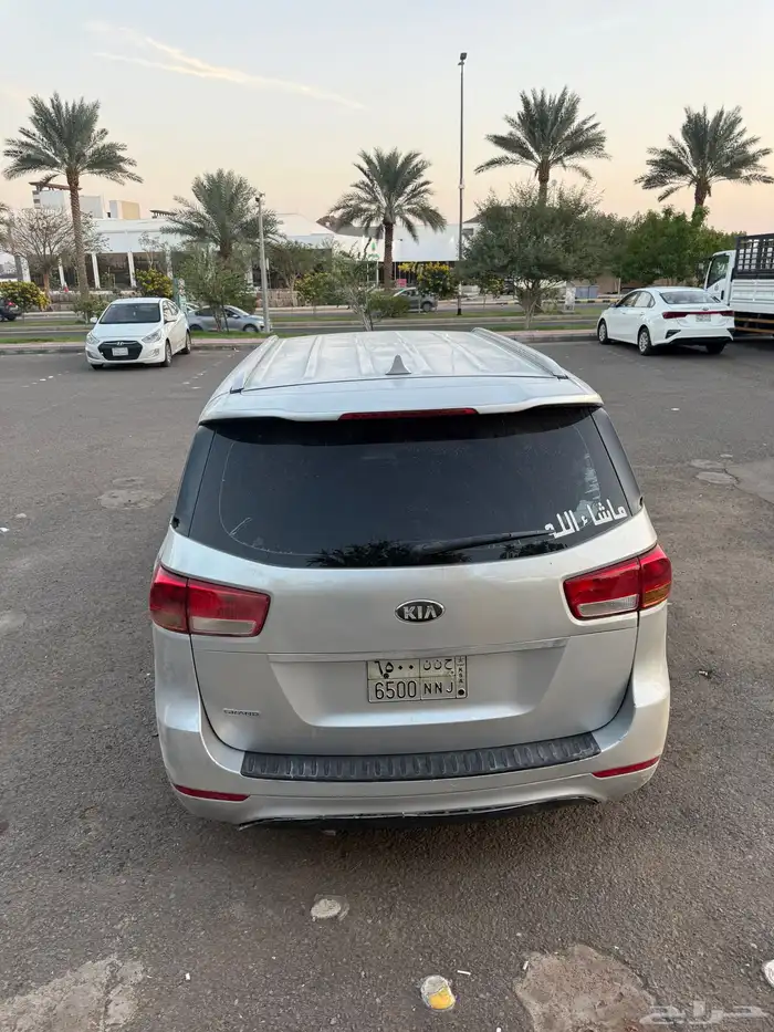 كيا كرنفال عائلي للبيع 7