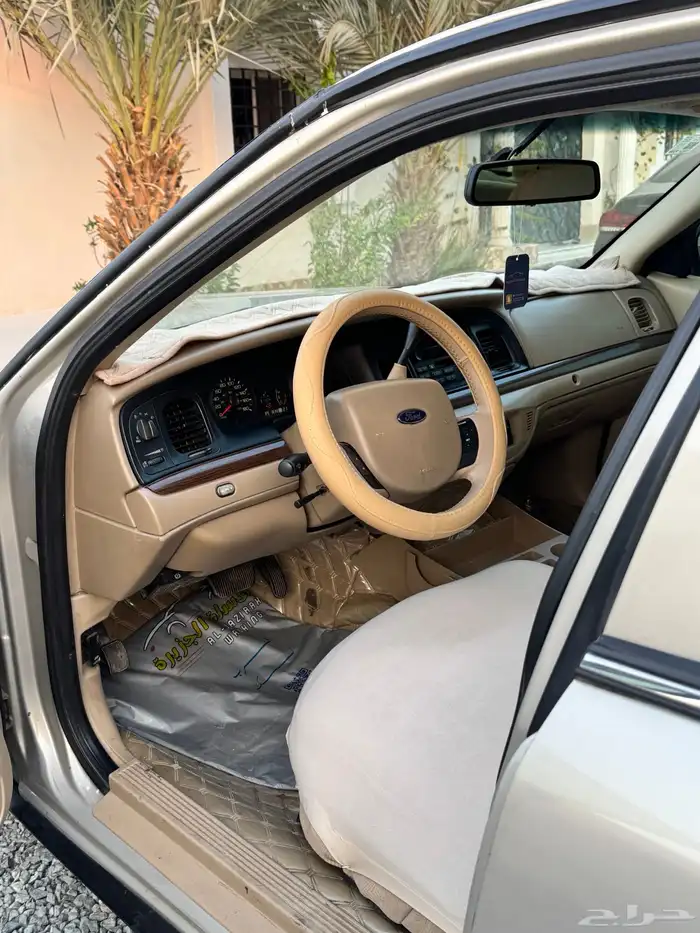 فورد فكتوريا 4