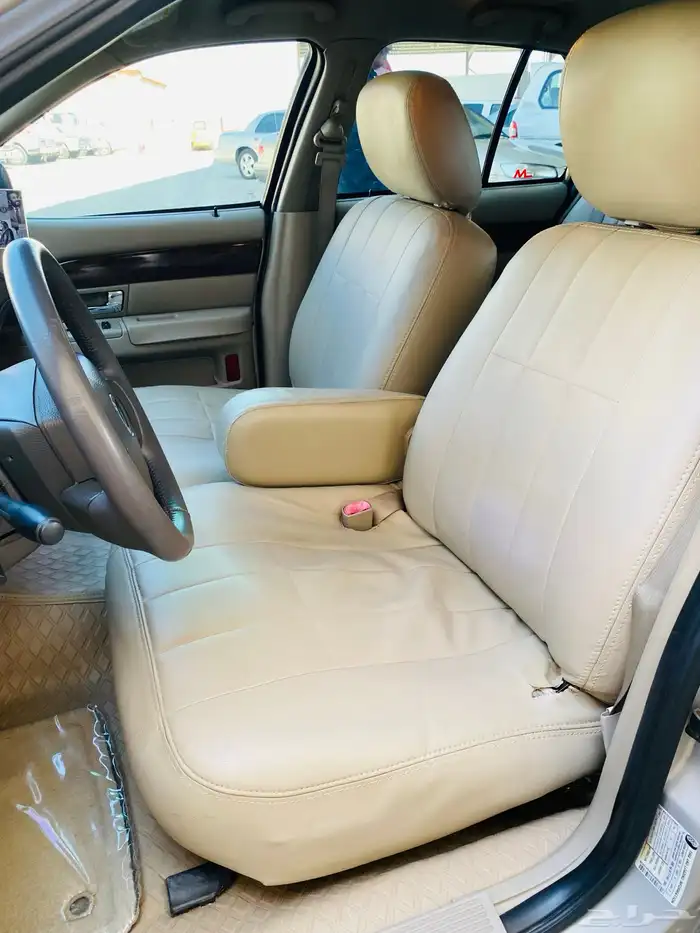 فورد جراند ماركيز 2011 15