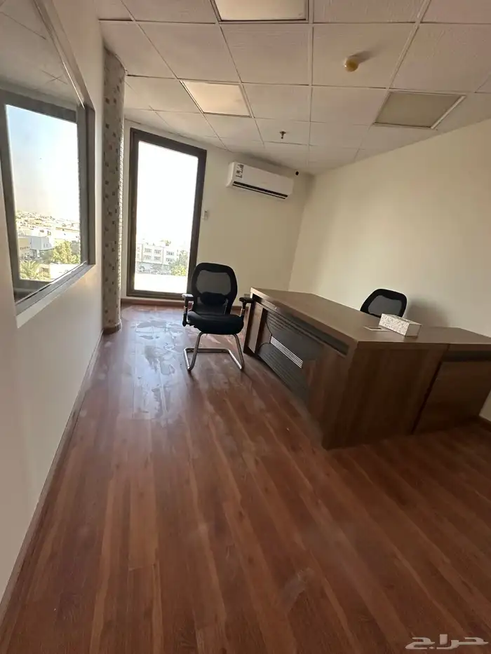 مكتب لتقبيل 3