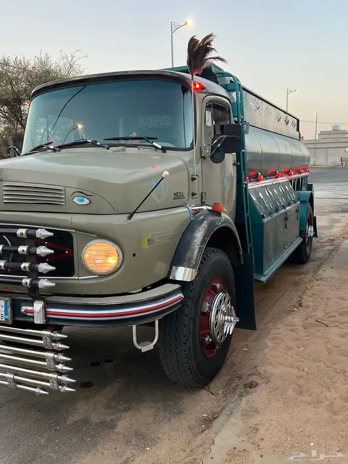 وايت عايدي بوز 1