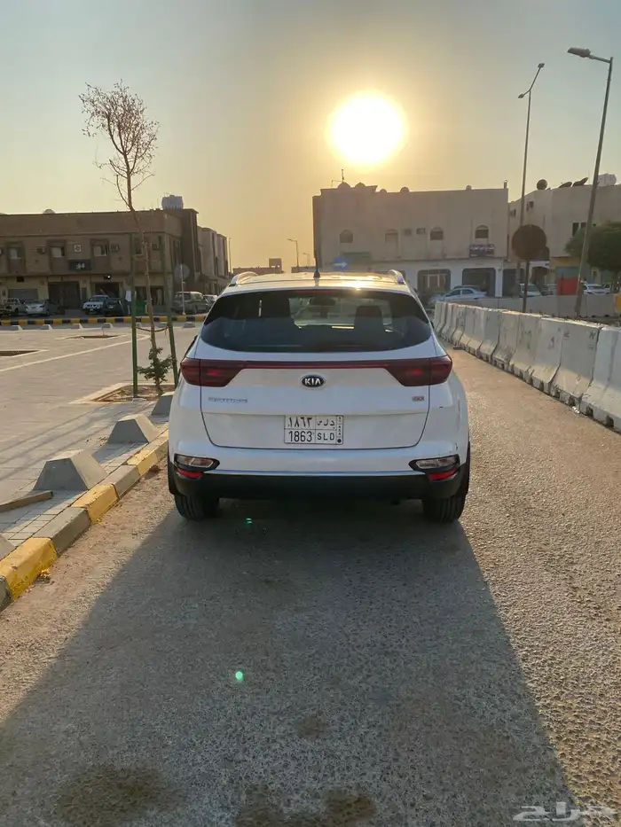للبيع سيارة كيا 10