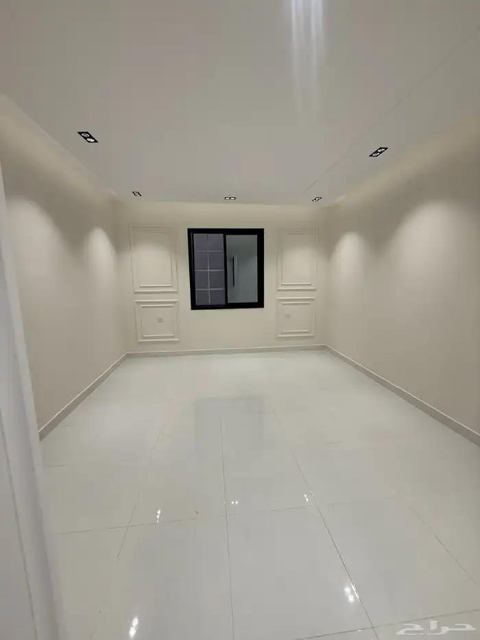 للبيع أرضي بحوش وشقق علويه بسطح خاص التحليه خميس مشيط 31