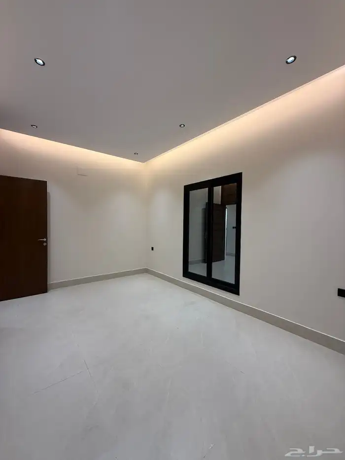 للبيع شقق علويه بملحق وشقق ارضيه بمداخل مستقله ف حي حسام 7