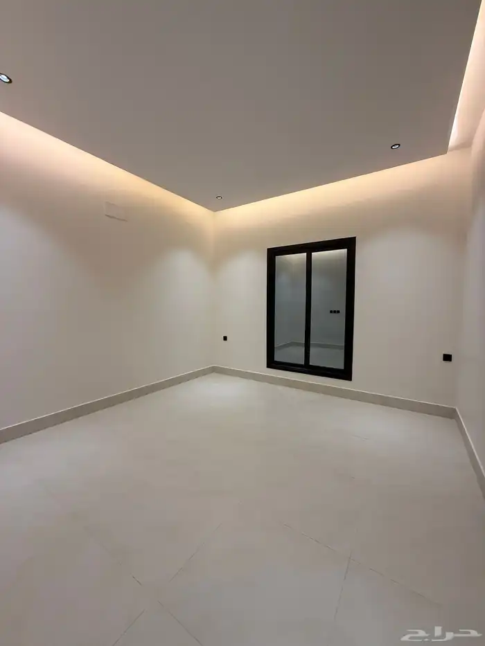 للبيع شقق علويه بملحق وشقق ارضيه بمداخل مستقله ف حي حسام 30