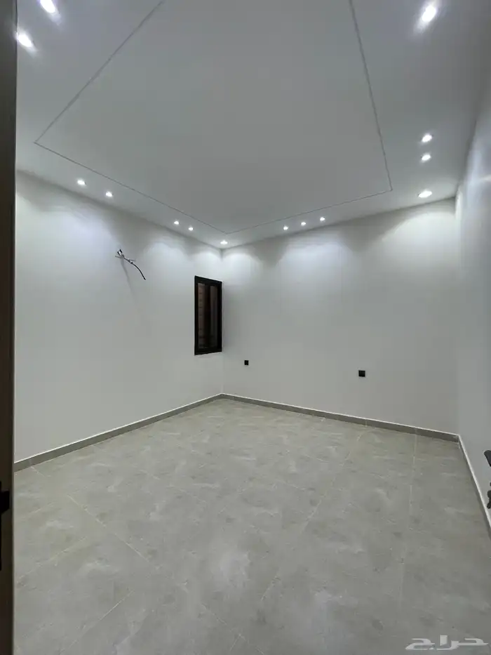 للبيع شقه مودرن دور علوي مع سطح خاص غرب الخميس ب 520 الف 10