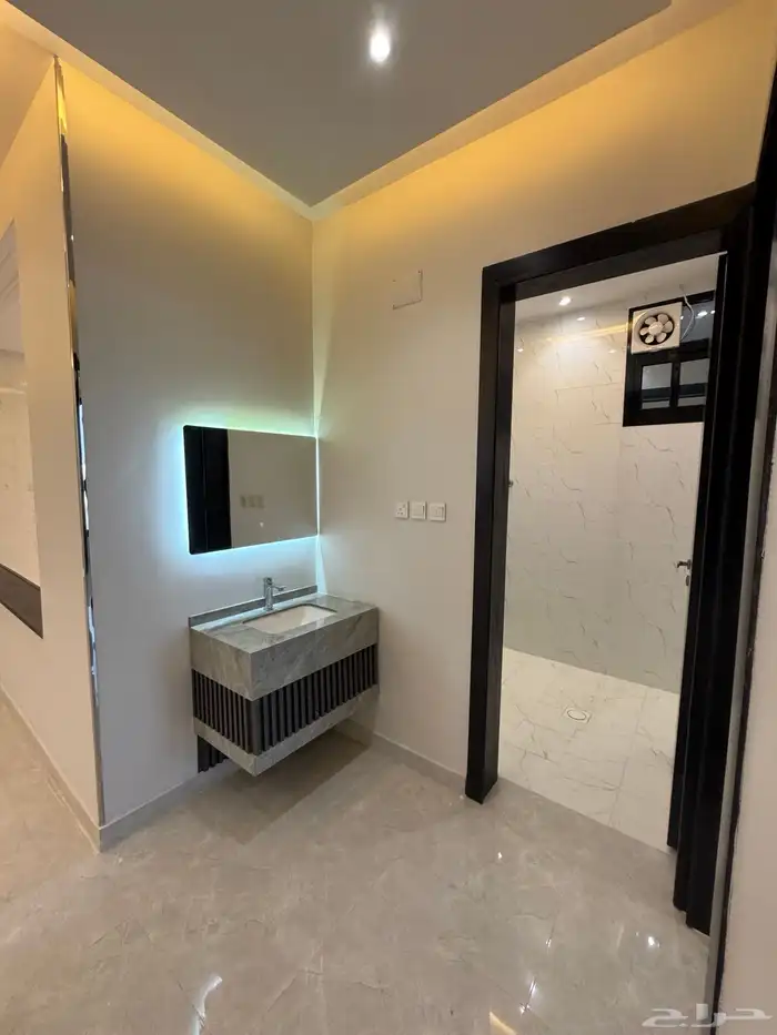 فرصه للبيع روف علوي دور ثاني مع ملحق مدخل مستقل ب620 الف 13