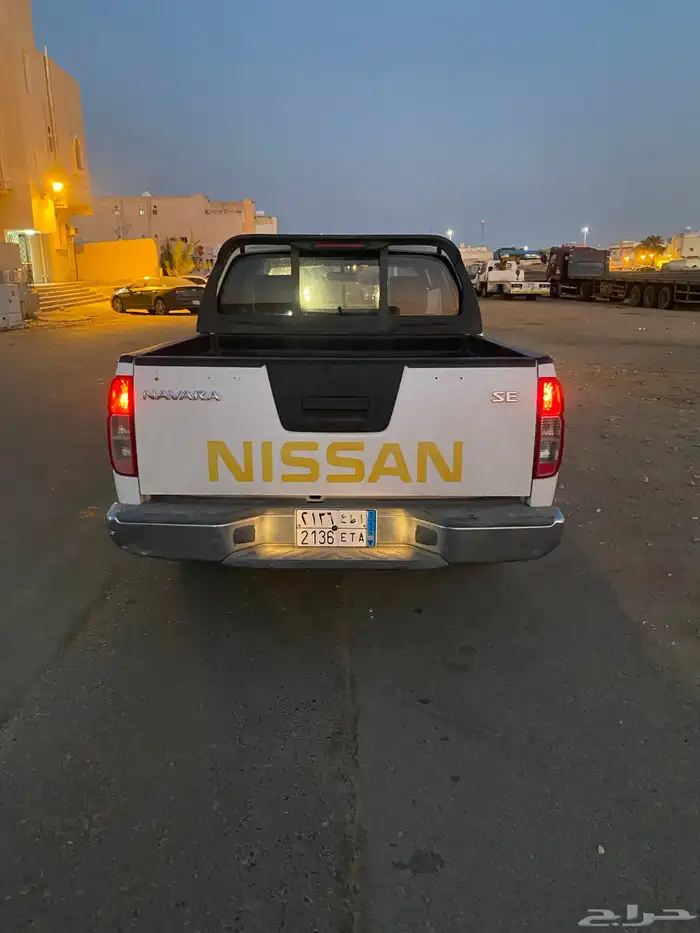 نيسان نفارا موديل 2010 2