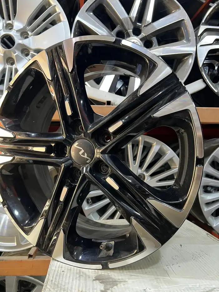 جنوط كيا فايف موديل 2022 مقاس18 اصلي وكاله 1