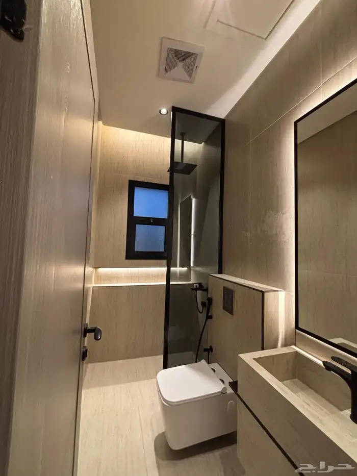 استثمر في عنوانك القادم موقع استثنائي وسعر مناسب بحي الروضة 5