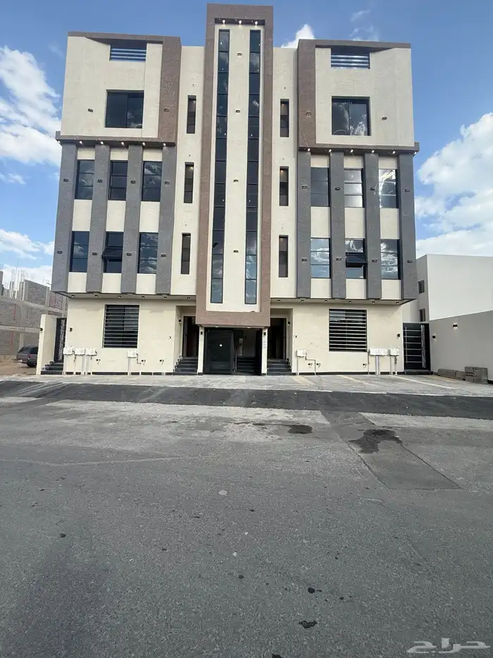 للبيع شقه ارضيه تشطيب فندقي ف ابها البديع ب 500 الف 0