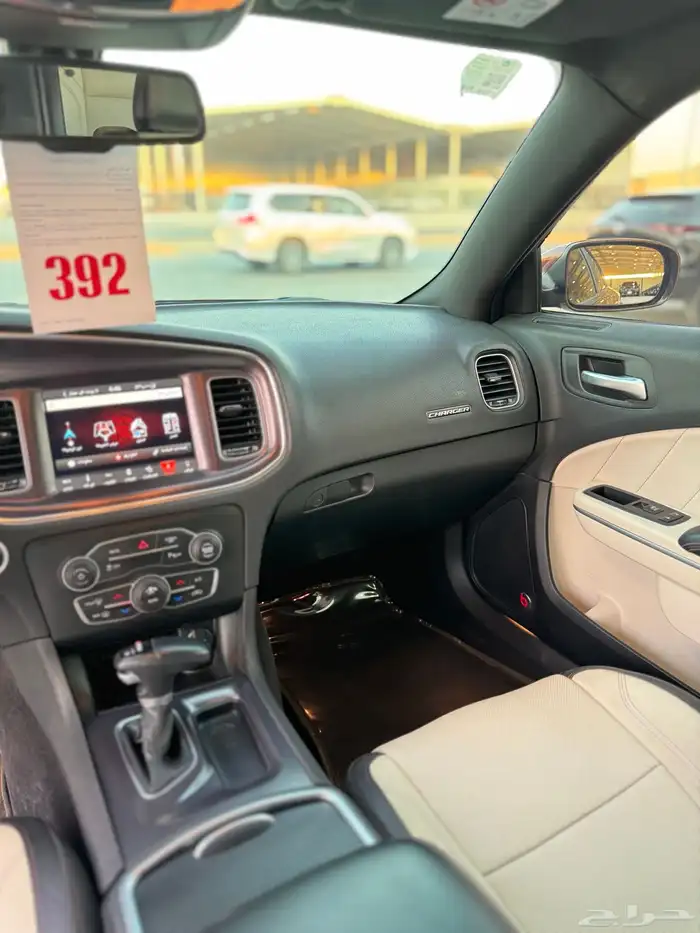 للبيع دوج تشارجر 2018 SXT بلس فل كامل - ممشي قليل جدا 8