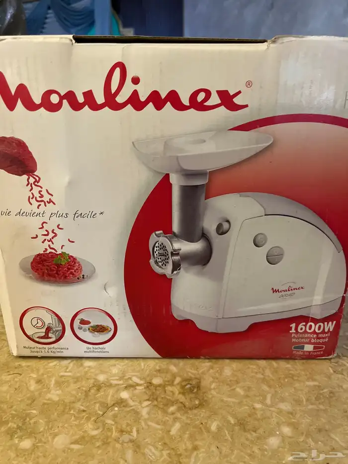 مفرمة لحم مع القطع كامله مستعمله عدة مرات فقط شبه جديده 0