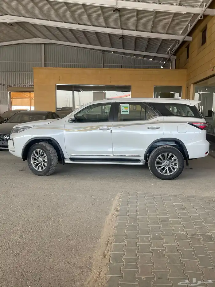 فورتشنر VX3 بنزين 6 سلندر فل كامل خليجي 2025 متوفر لدى الحسن 1