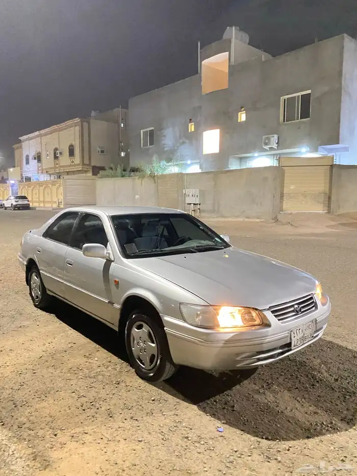 كامري 2002 GLi اللون فضى 1