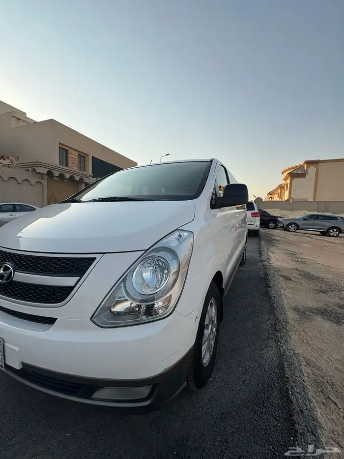 هيونداي   H1  2013 10