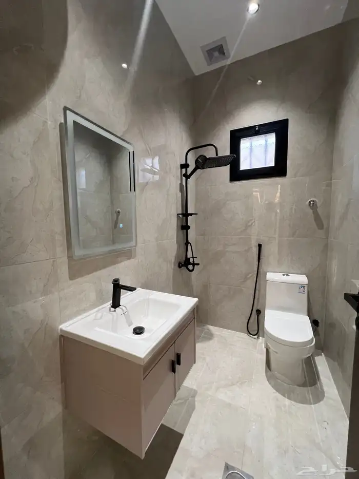 للبيع دور في العزيزية على شارعين شغل فاخر 7